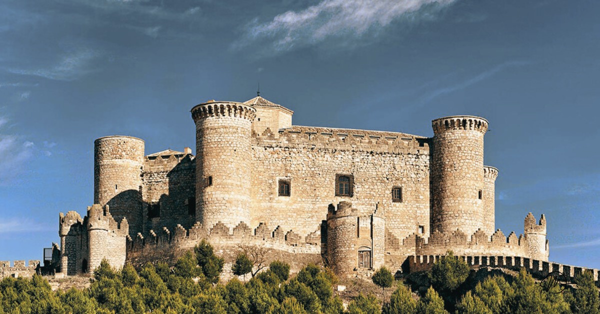 El castillo de Belmonte y sus inquilinos